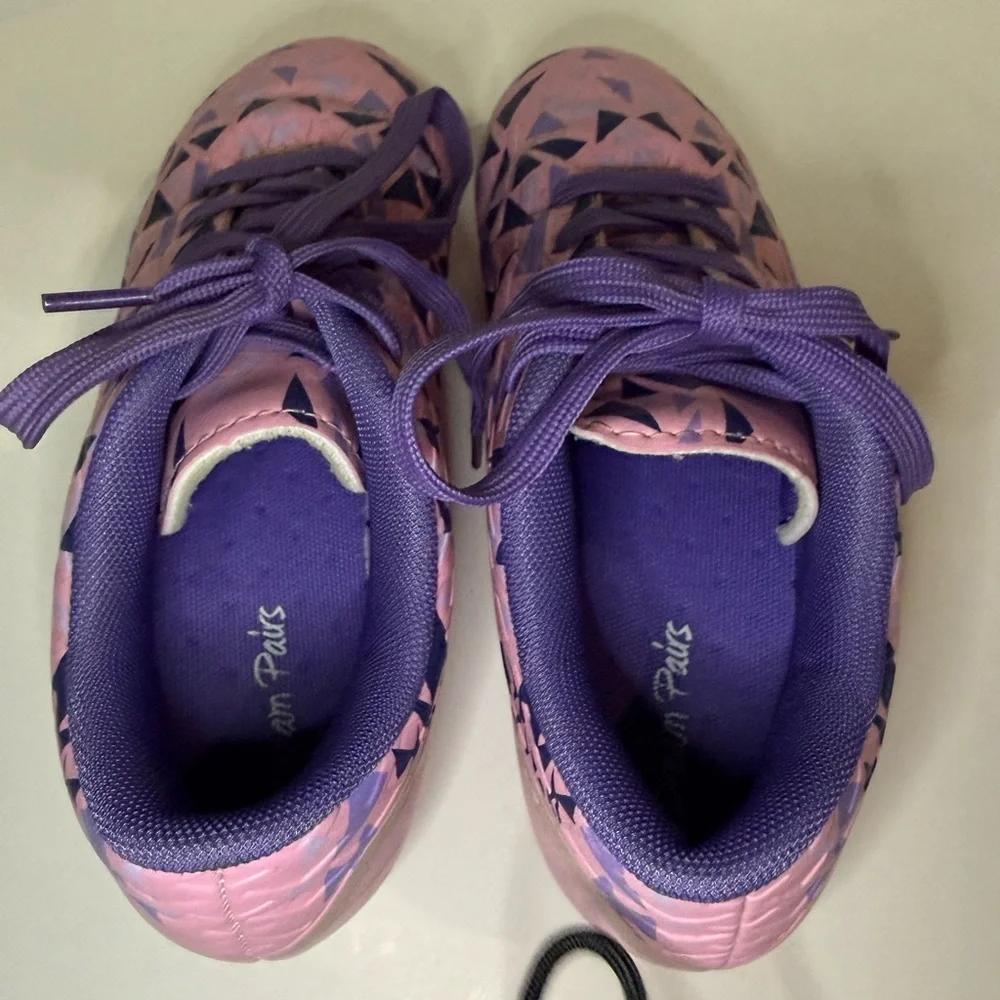 Dream Pairs Girls Soccer Shoes in Pink and Purple